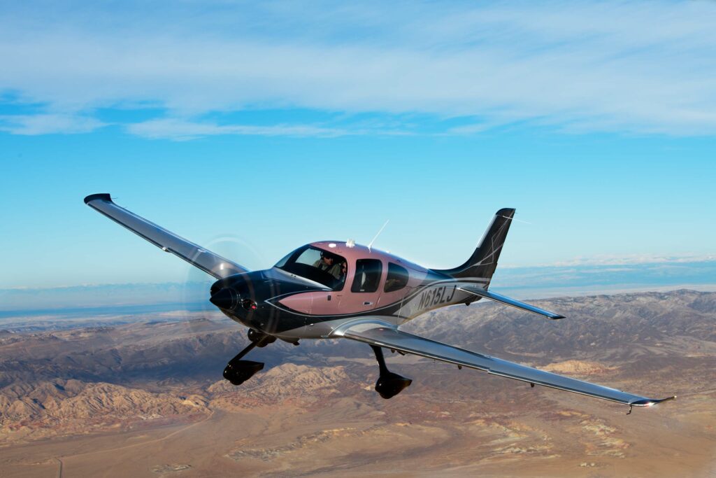 Learn to Fly with Cirrus Aircraft